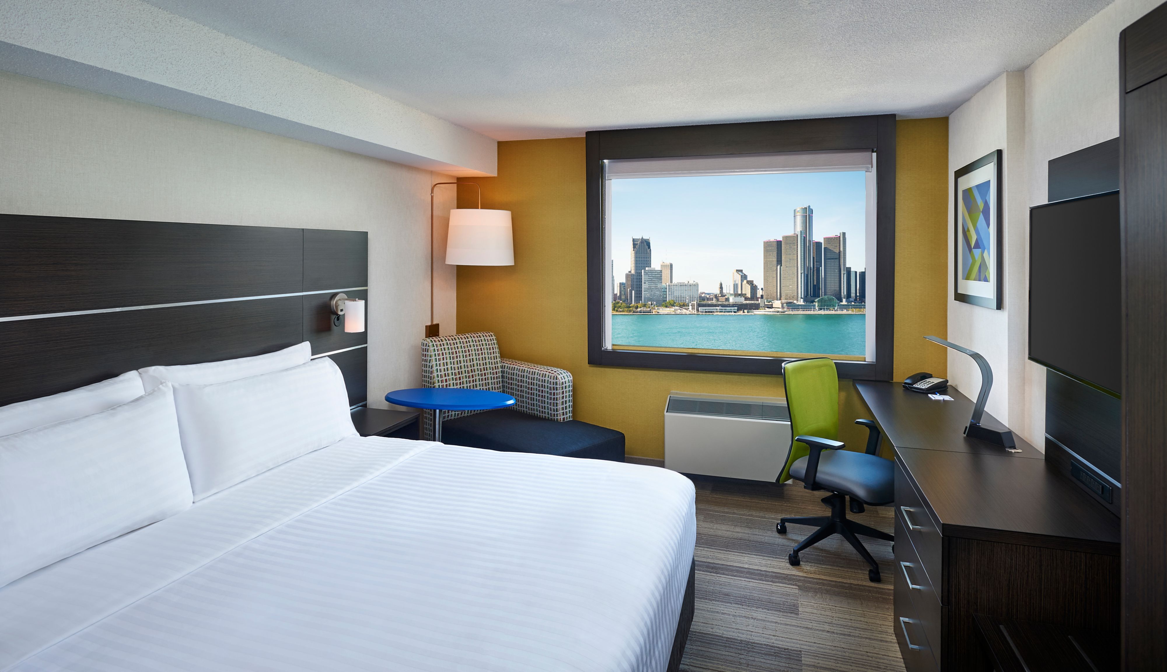 Pet Friendly Holiday Inn Express Windsor Waterfront in Windsor, Ontario