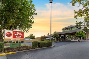 Pet Friendly Best Western Plus Forest Park Inn in Gilroy, California