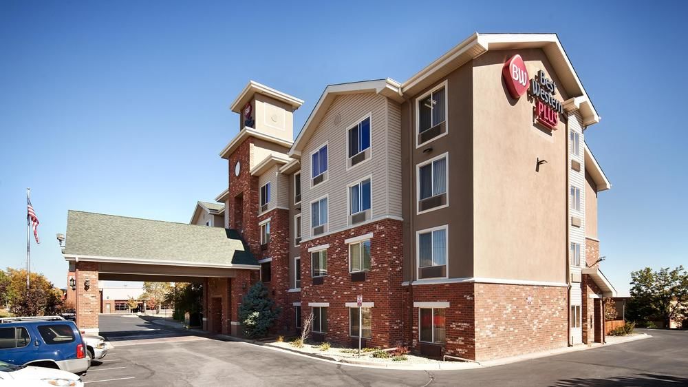 Pet Friendly Best Western Plus Gateway Inn & Suites in Aurora, Colorado