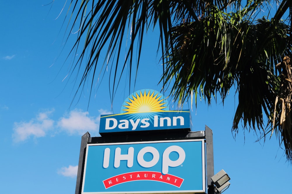 Pet Friendly Days Inn New Orleans Airport in Kenner, Louisiana
