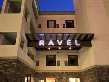 Pet Friendly Ravel Hotel in Long Island City, New York