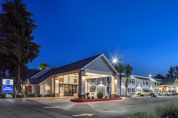 Pet Friendly Best Western Town & Country Lodge in Tulare, California