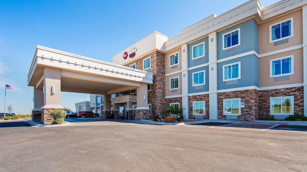 Pet Friendly Best Western Plus Fort Stockton Hotel in Fort Stockton, Texas