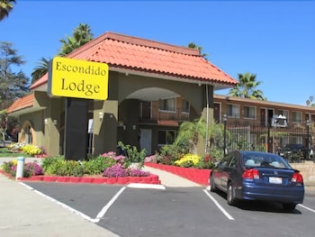 Pet Friendly Escondido Lodge in Escondido, California