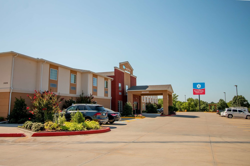 Pet Friendly Surestay Plus Hotel By Best Western Owasso Tulsa North in Owasso, Oklahoma