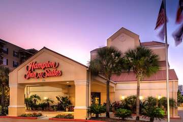 Pet Friendly Hampton Inn & Suites Houston Medical Center NRG Park in Houston, Texas