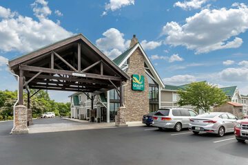 Pet Friendly Quality Inn in Monteagle, Tennessee