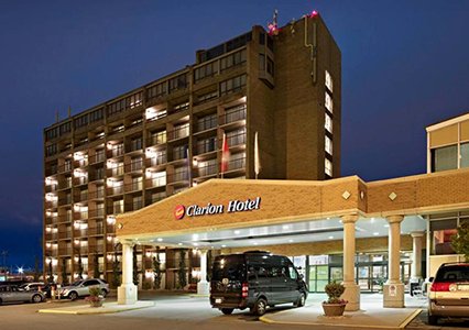 Pet Friendly Clarion Hotel and Conference Centre in Calgary, Alberta