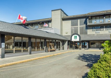 Pet Friendly Quality Resort Bayside in Parksville, British Columbia