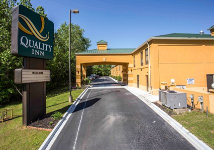 Pet Friendly Quality Inn Union US Hwy 176 in Union, South Carolina