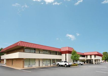 Pet Friendly Quality Inn & Suites in Easley, South Carolina