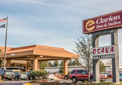 Pet Friendly Clarion Inn & Suites Airport in Grand Rapids, Michigan