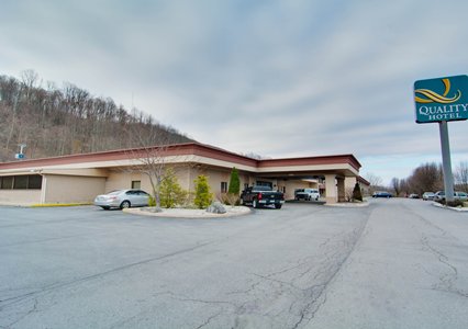 Pet Friendly Quality Hotel and Conference Center in Bluefield, West Virginia