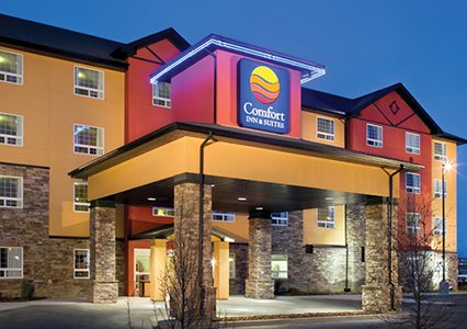 Pet Friendly Comfort Inn & Suites in Red Deer, Alberta