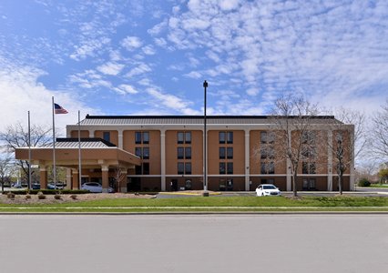 Pet Friendly Quality Inn & Suites in Matteson, Illinois