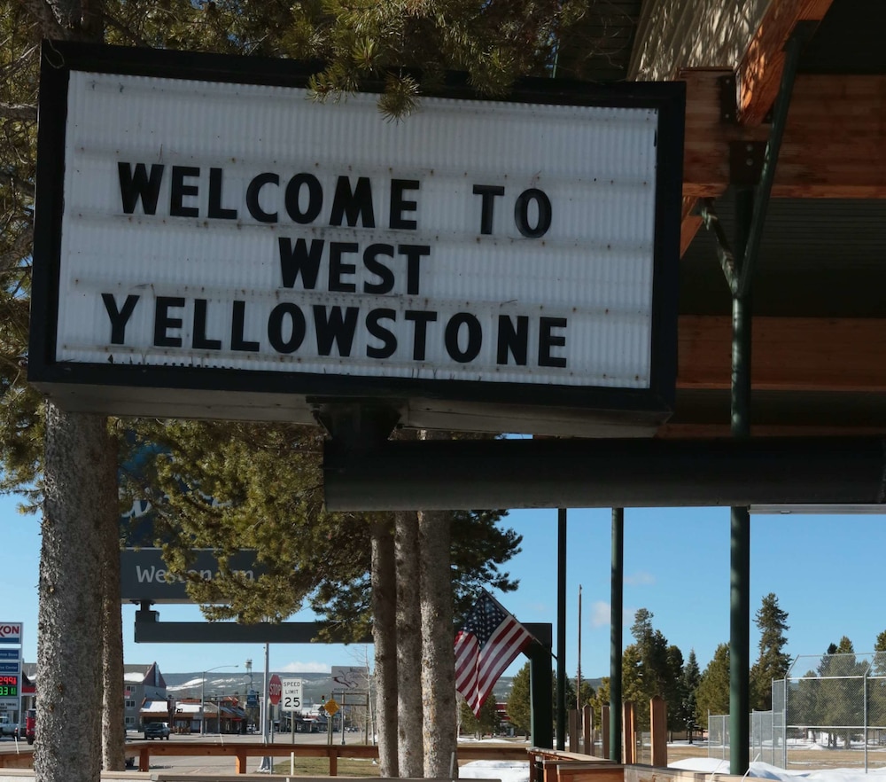 Pet Friendly Best Western Weston Inn in West Yellowstone, Montana