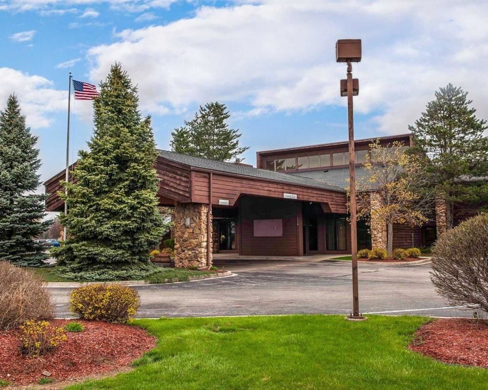 Pet Friendly Quality Inn & Suites in Goshen, Indiana