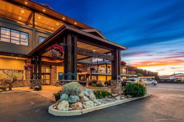 Pet Friendly Best Western Plus Flathead Lake Inn And Suites in Kalispell, Montana