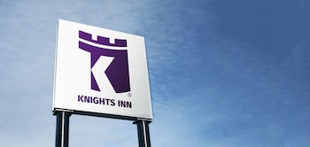 Pet Friendly Knights Inn Cleveland / Macedonia in Macedonia, Ohio