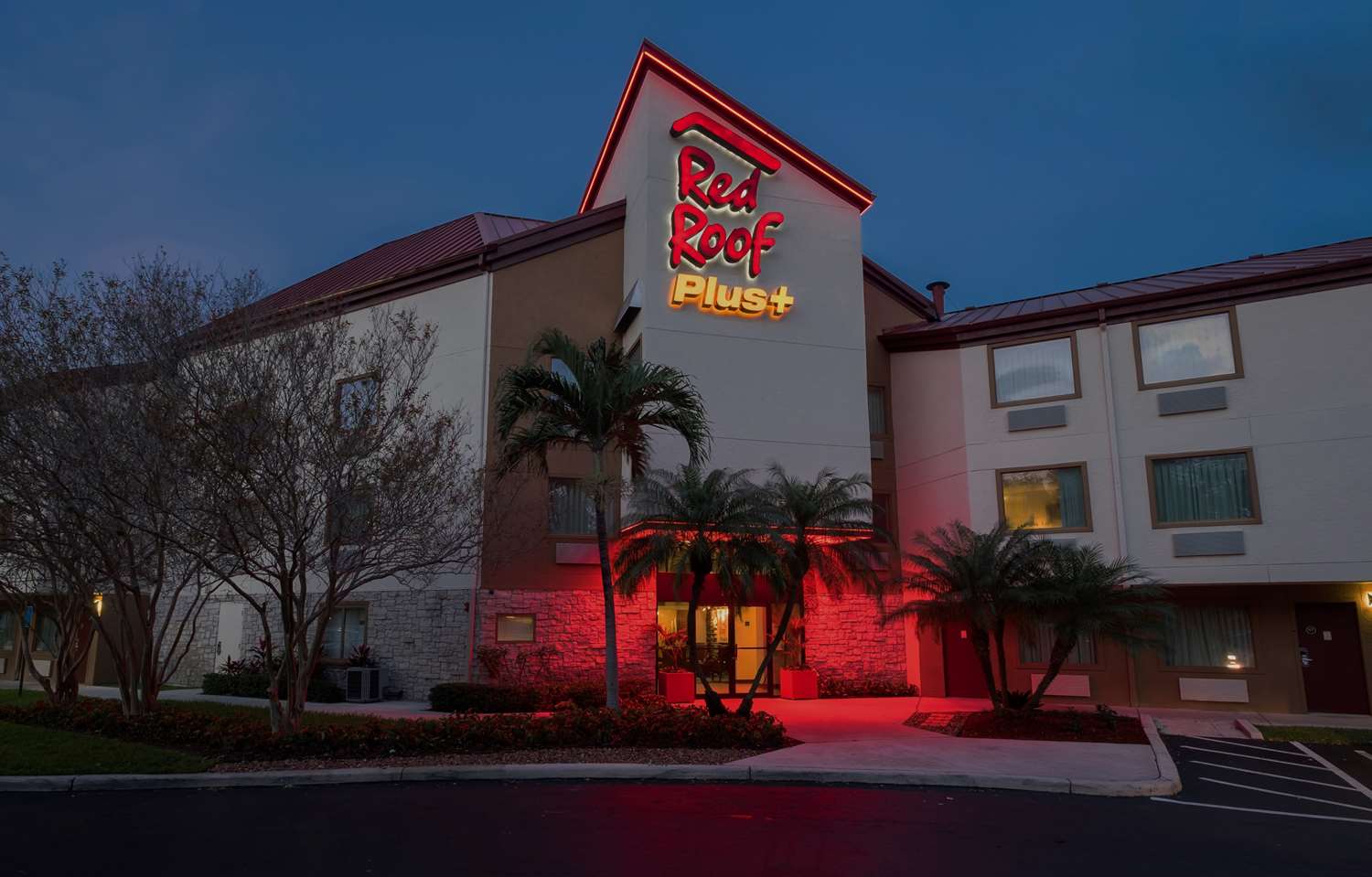 Pet Friendly Red Roof Plus+ West Palm Beach in West Palm Beach, Florida