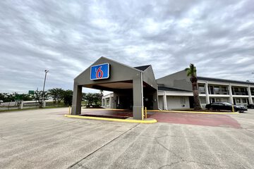 Pet Friendly Motel 6 Lake Charles, La in Lake Charles, Louisiana