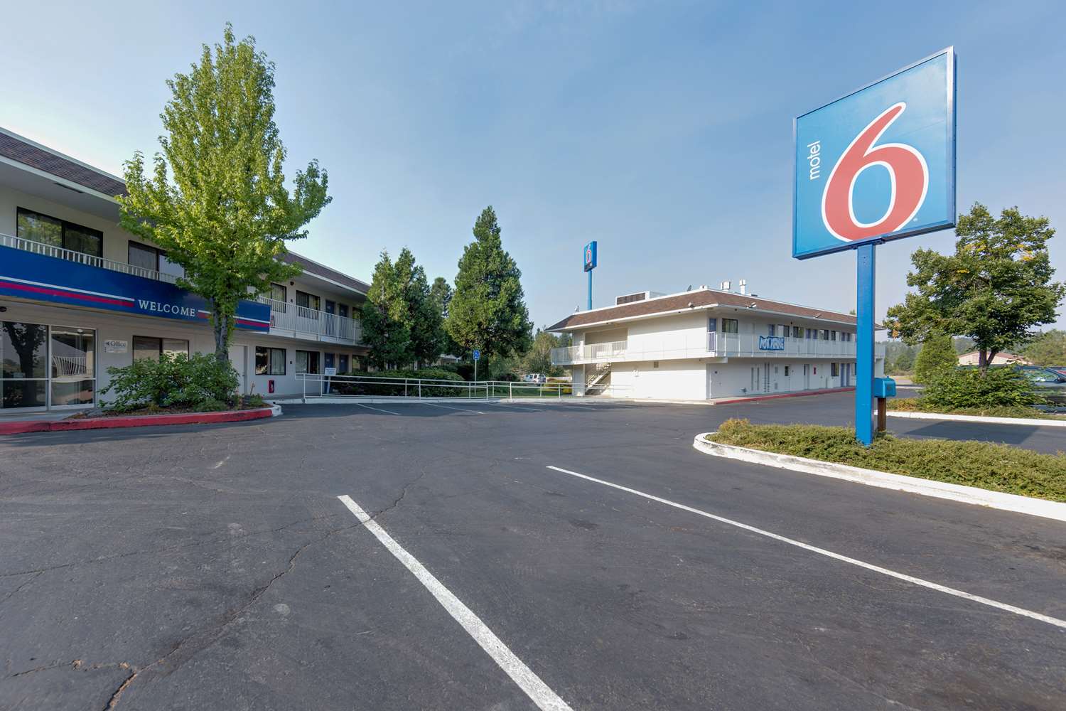 Pet Friendly Motel 6 Weed - Mount Shasta in Weed, California