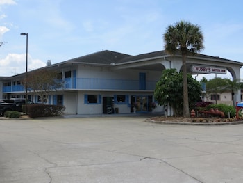 Pet Friendly Crosby's Motor Inn in Apopka, Florida