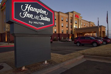 Pet Friendly Hampton Inn & Suites Elk City in Elk City, Oklahoma