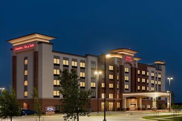 Pet Friendly Hampton Inn & Suites Norman Conference Center Area in Norman, Oklahoma