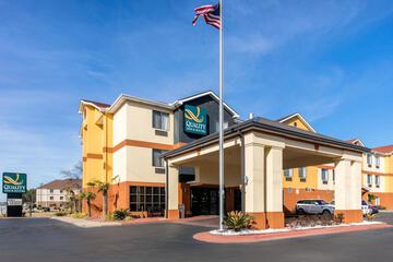 Pet Friendly Quality Inn & Suites Montgomery East Carmichael Rd in Montgomery, Alabama