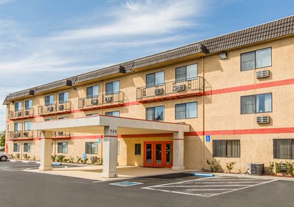 Pet Friendly Hotels In Yuba City California Accepting Dogs Cats Image Of Econo Lodge Inn Suites Yuba City Marysville