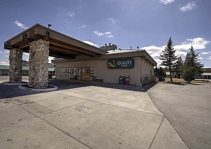 Pet Friendly Hotels in Rock Springs, Wyoming accepting Dogs and Cats