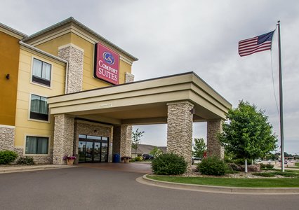 Pet Friendly Hotels in Hudson, Wisconsin accepting Dogs and Cats