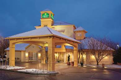 Pet Friendly Hotels in Lakewood, Colorado accepting Dogs ...